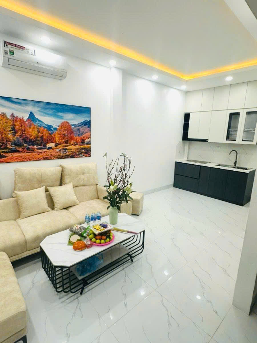 Cho thuê nhà Ngõ Hoà Bình 4 Minh Khai 5 tầng x30m2, 3PN, 12.5 Triệu - Ảnh chính